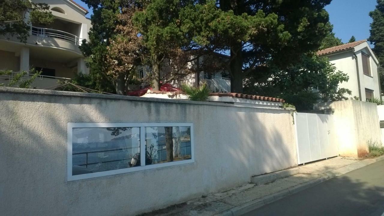 Mare Azzurro Apartments Pola Esterno foto